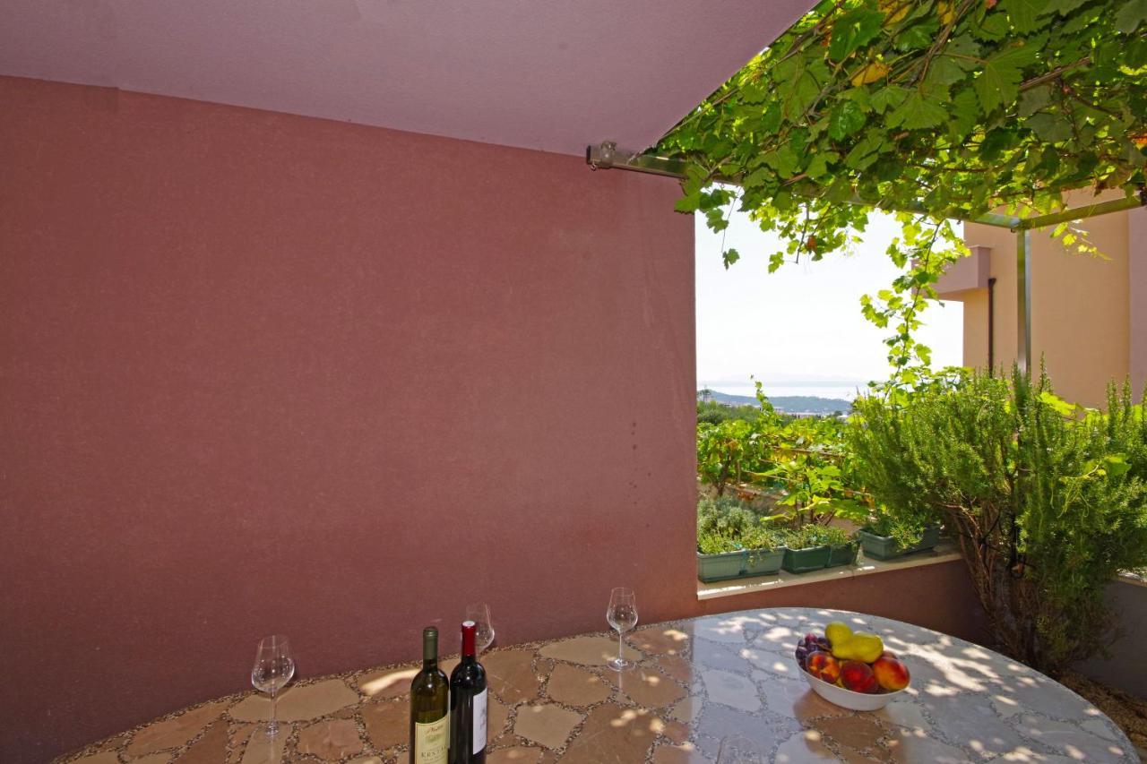 Apartmani Cezar Makarska Exterior foto